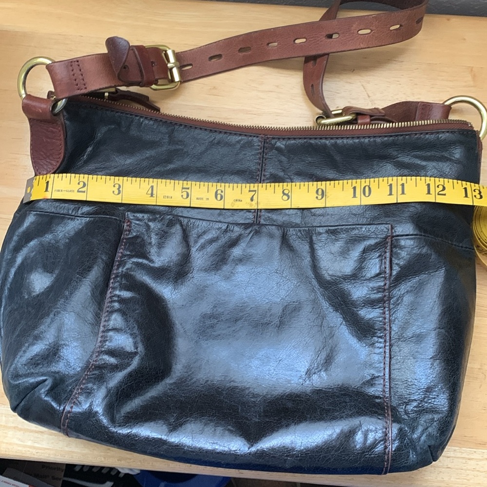 HOBO The Original Daria Black & Cognac Two-Tone Leather Shoulder Bag - Picture 6 of 11
